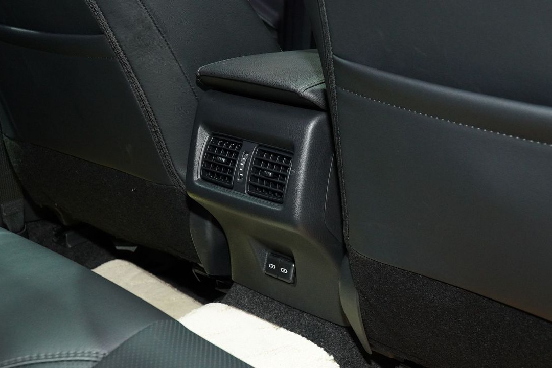 Camry (18).jpg